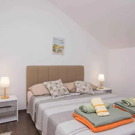 Apartmán With A - C In 55416